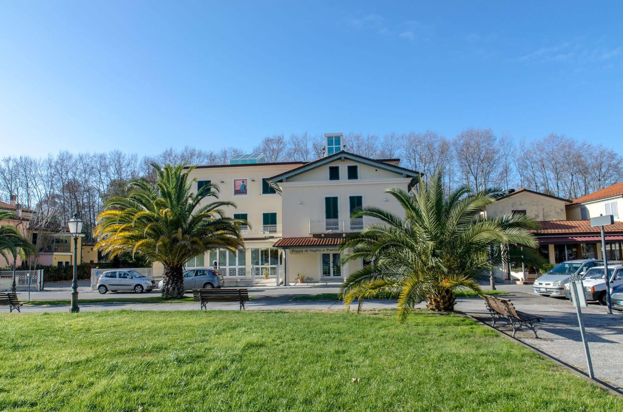 Hotel Butterfly Torre del Lago Puccini Zewnętrze zdjęcie